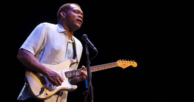 El Blues "calienta" el invierno porteño 4 robertcray.jpg20110222