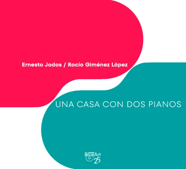 tapa.Una casa con dos pianos